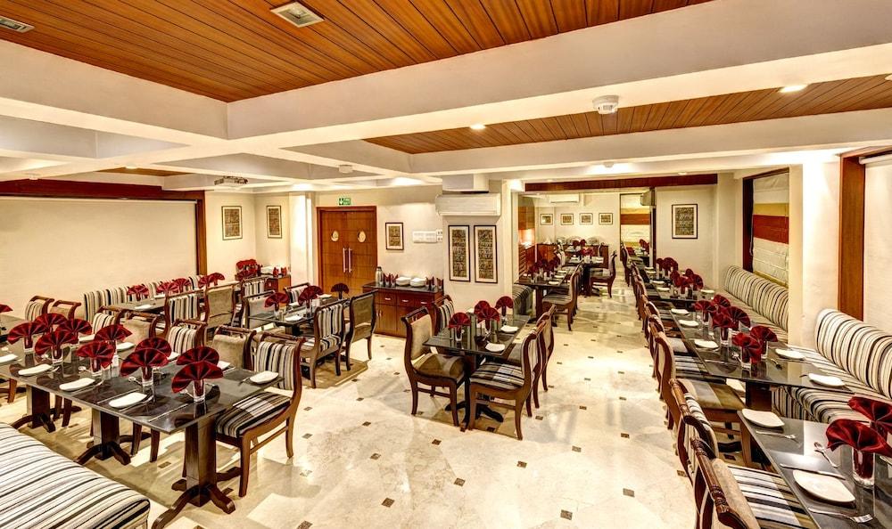 Hotel Casa Fortuna Калькутта Экстерьер фото